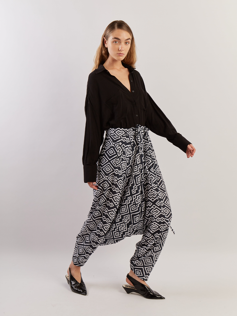 EXTRA BAGGY PANTS	- WHITE AND BLACK TRIBAL