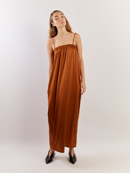 STRAIGHT DRESS WITH POCKETS -  CAMEL