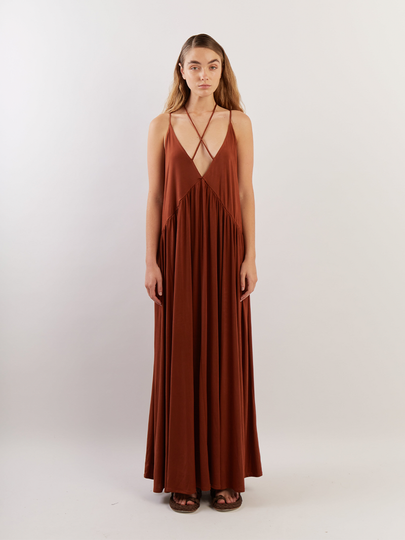 DRESS WITH CROSSED STRAPS - LIGHT BROWN