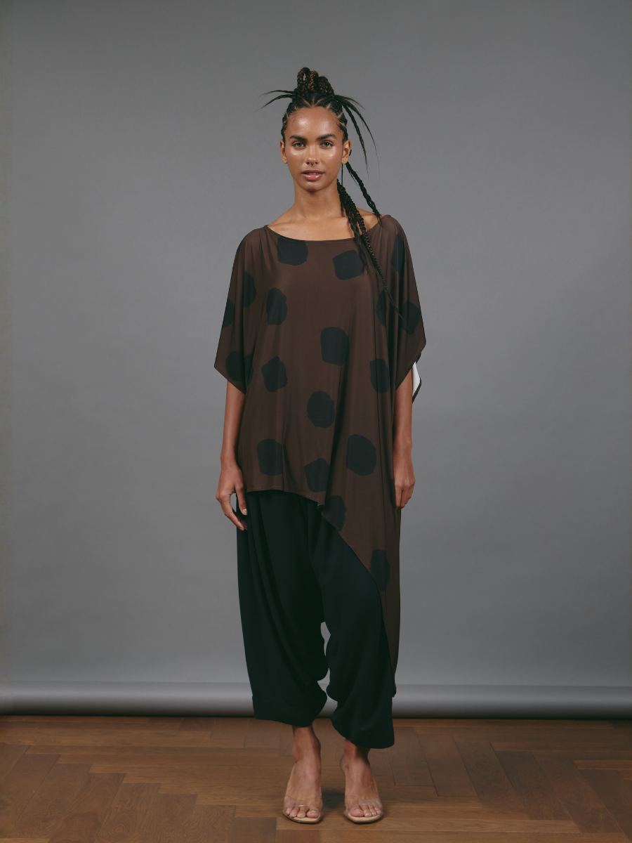 Asymmetric Top - Mocha Black Dots