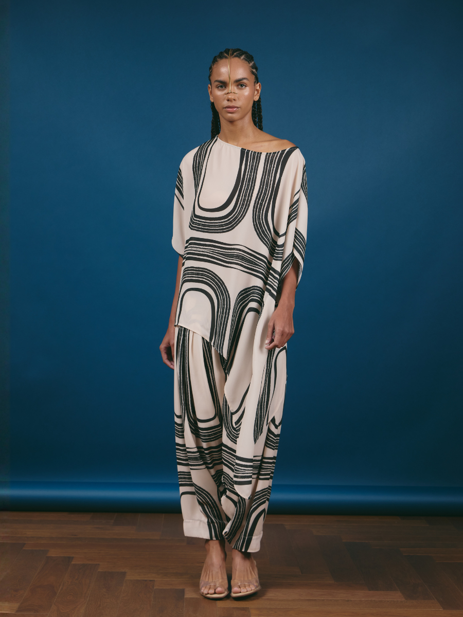 Asymmetric Top - Black Roundels