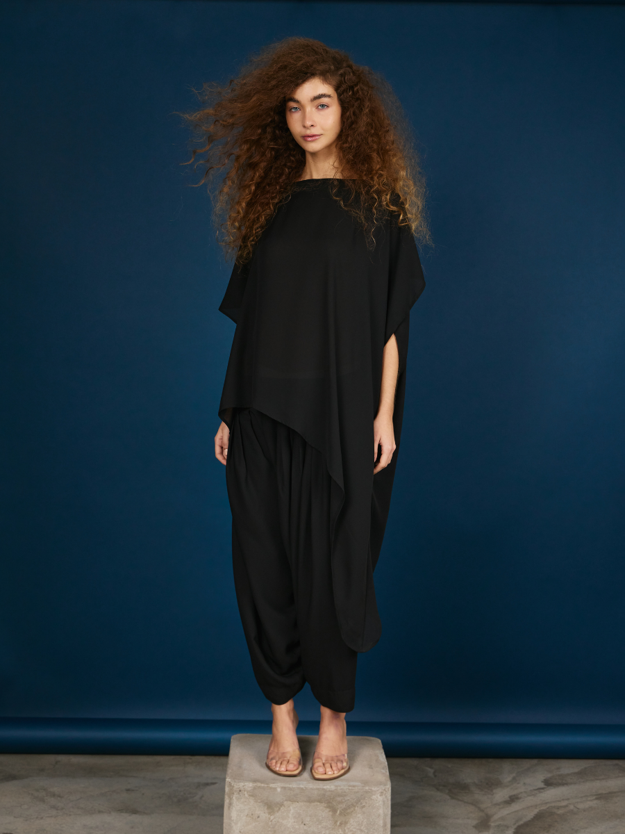 Asymmetric Top - Black